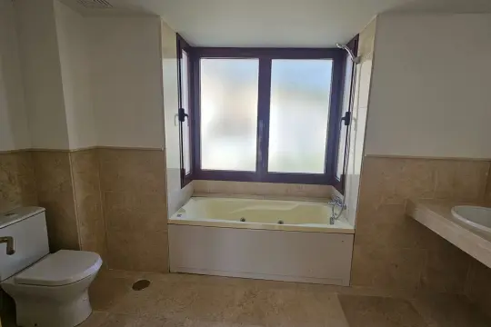 Image 9 thumb