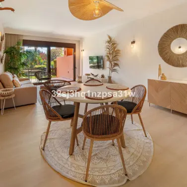 Продажа апартаментов на первом этаже в Estepona