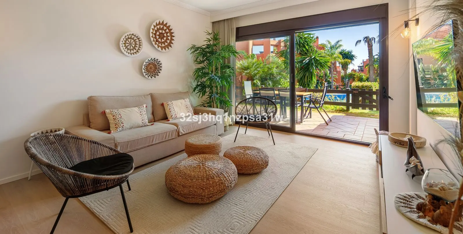Sale of ground floor apartment in Estepona 1
