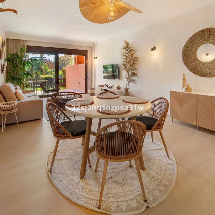 Sale of ground floor apartment in Estepona