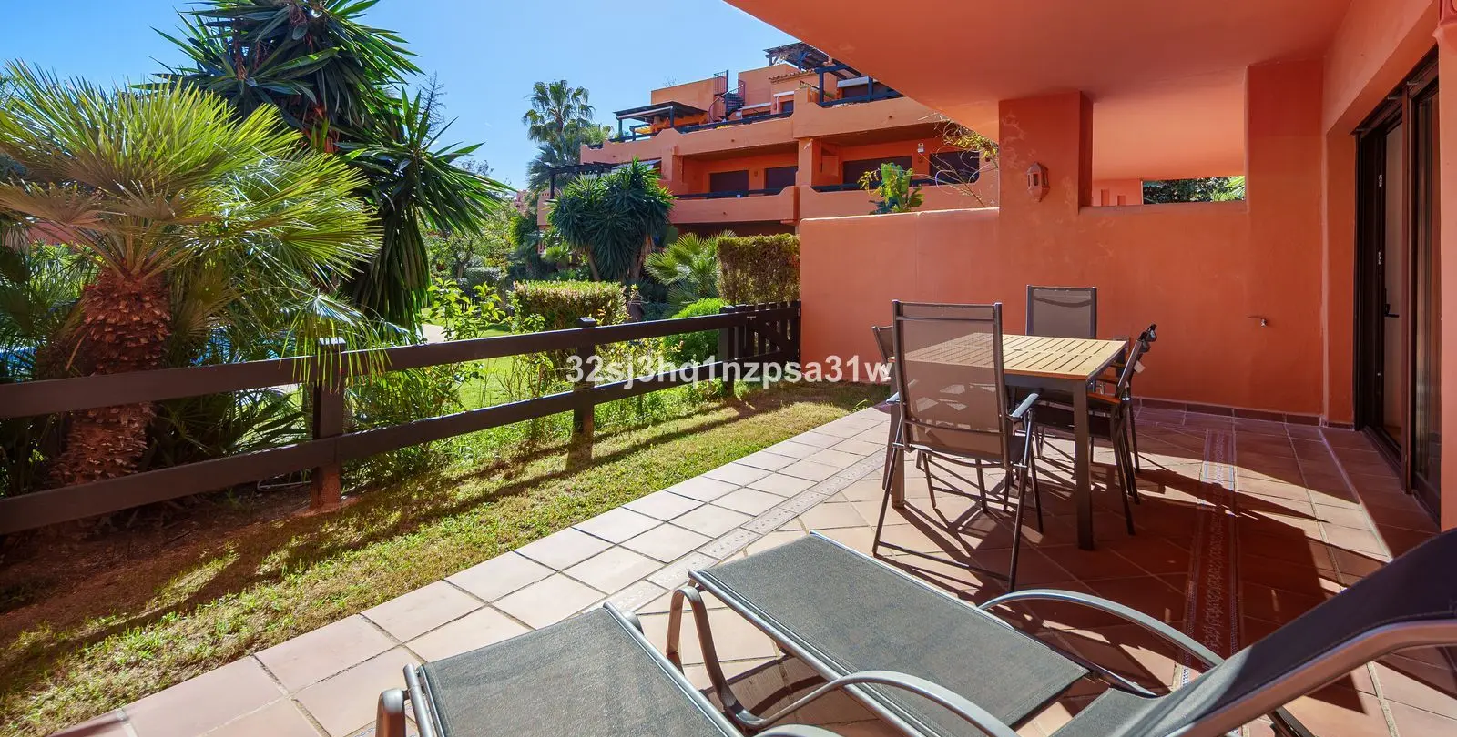 Sale of ground floor apartment in Estepona 6