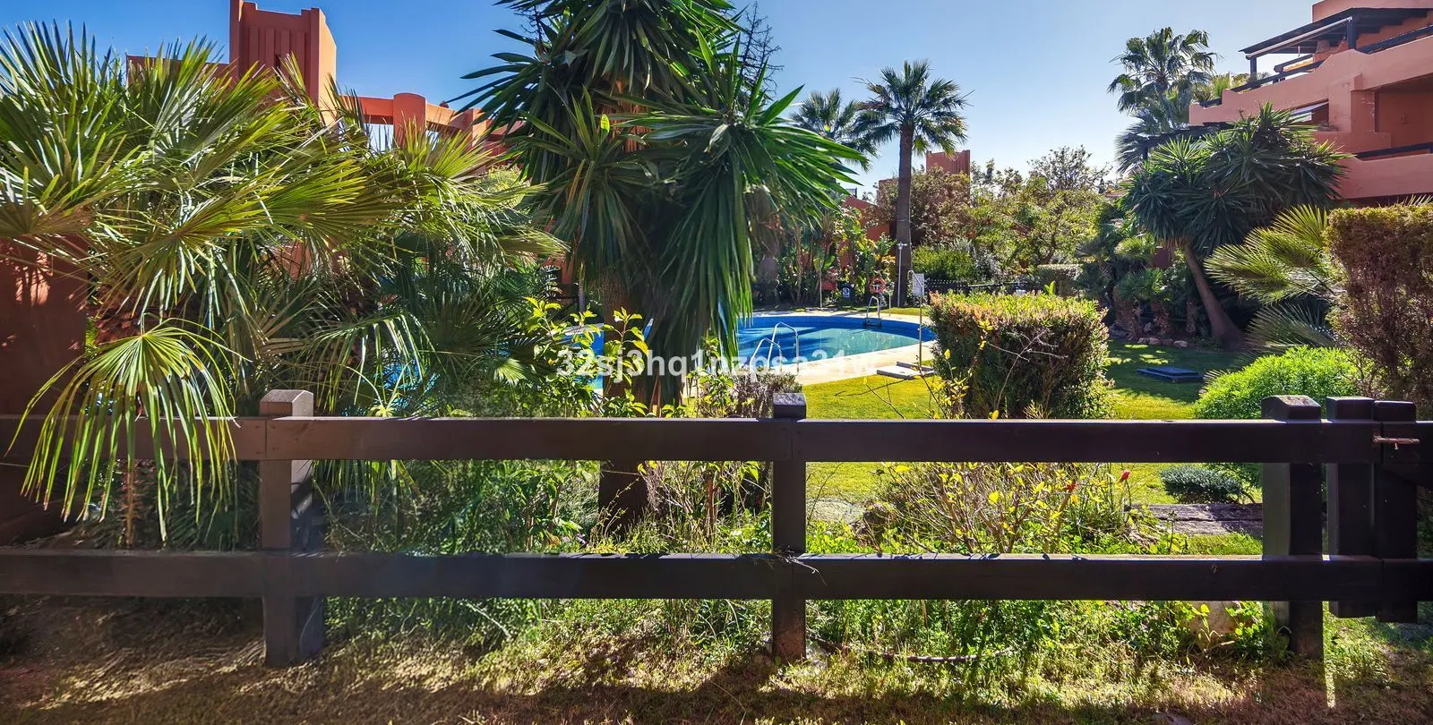 Sale of ground floor apartment in Estepona 8