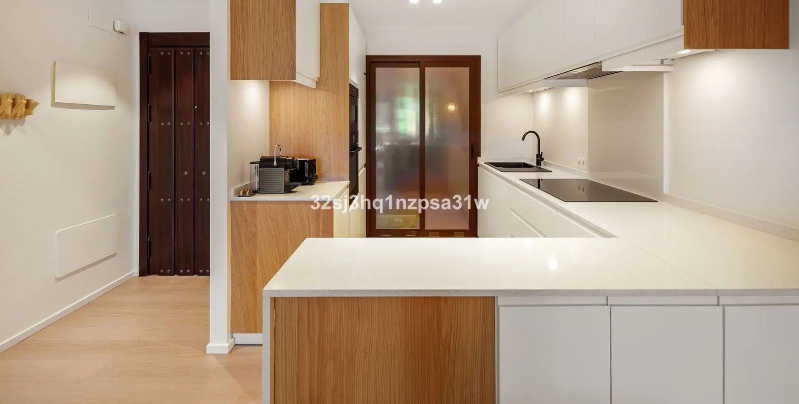 Sale of ground floor apartment in Estepona 11