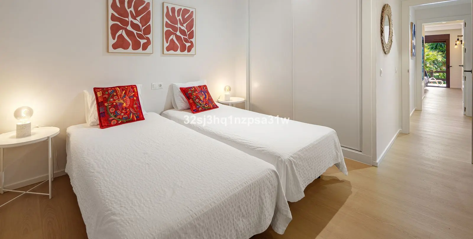 Sale of ground floor apartment in Estepona 17