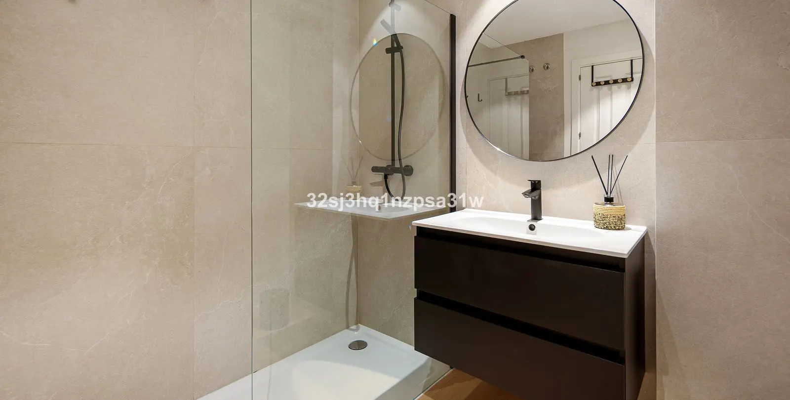 Sale of ground floor apartment in Estepona 18