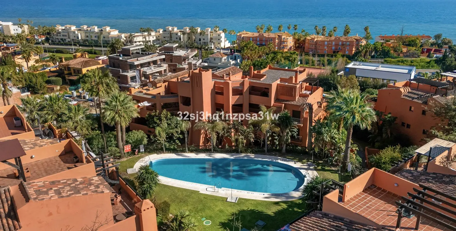 Sale of ground floor apartment in Estepona 22