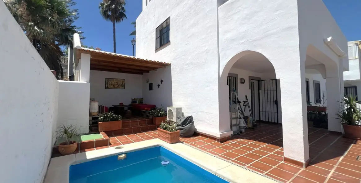 Sale of semi-detached house in Fuengirola 1