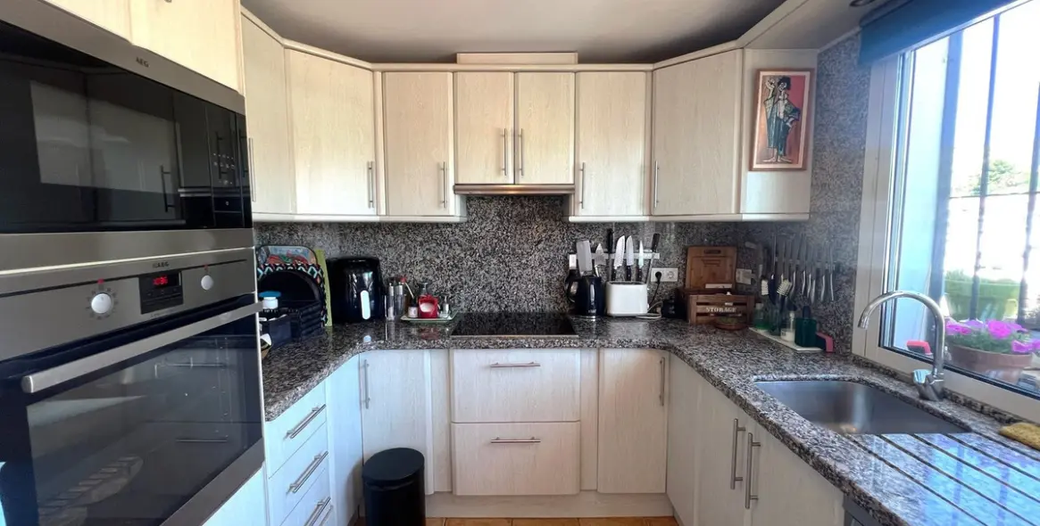 Sale of semi-detached house in Fuengirola 17