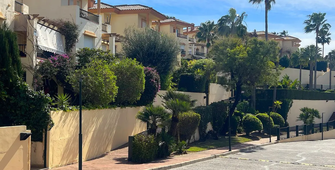 Продажа дома на две семьи в Riviera del Sol 2