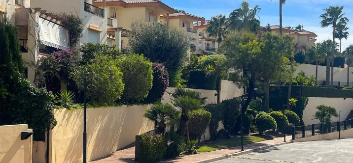 Продажа дома на две семьи в Riviera del Sol 1