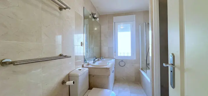 Продажа дома на две семьи в Riviera del Sol 4