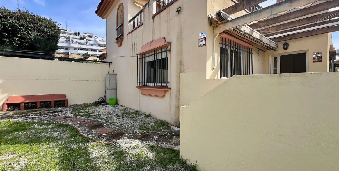 Продажа дома на две семьи в Riviera del Sol 25