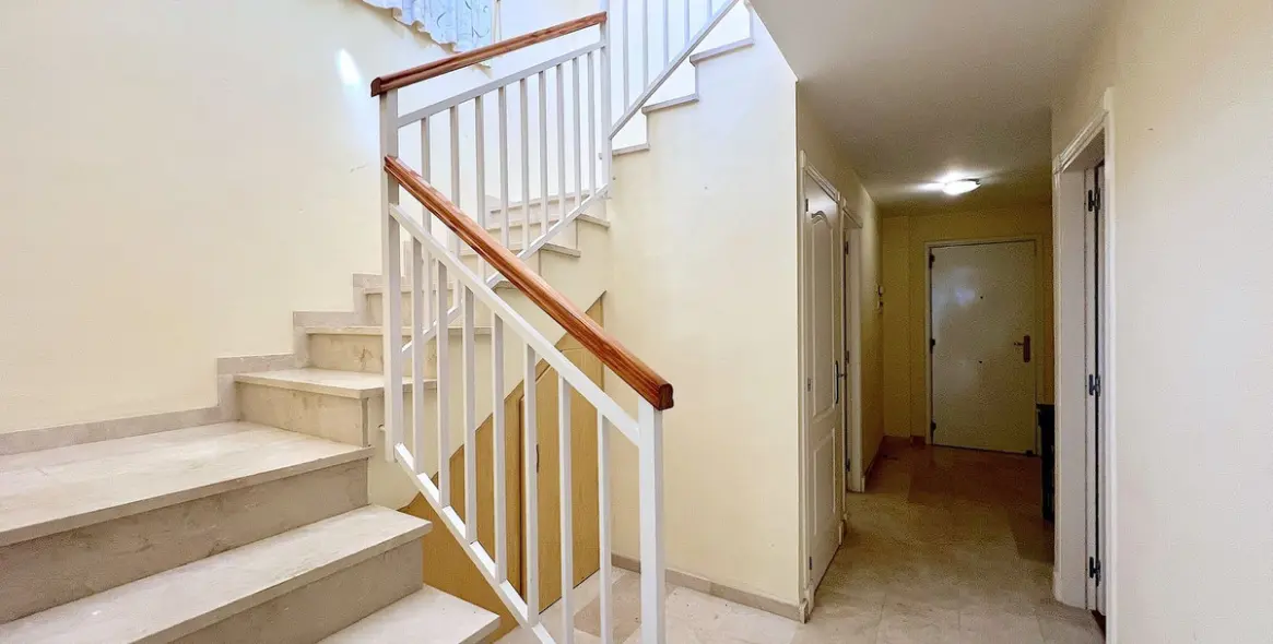 Продажа дома на две семьи в Riviera del Sol 28