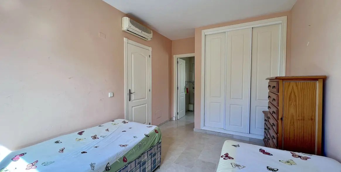 Продажа дома на две семьи в Riviera del Sol 30