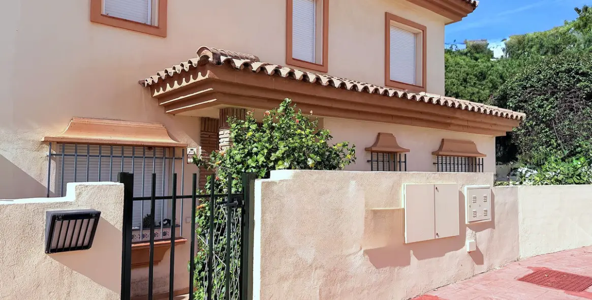 Продажа дома на две семьи в Riviera del Sol 40