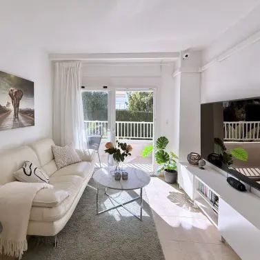 Venta de apartamento en planta media en Marbella