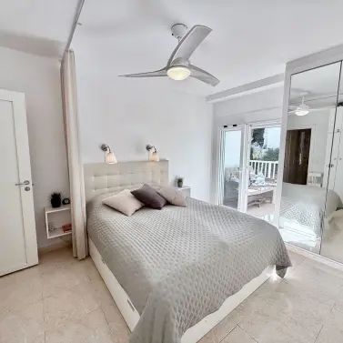 Venta de apartamento en planta media en Marbella