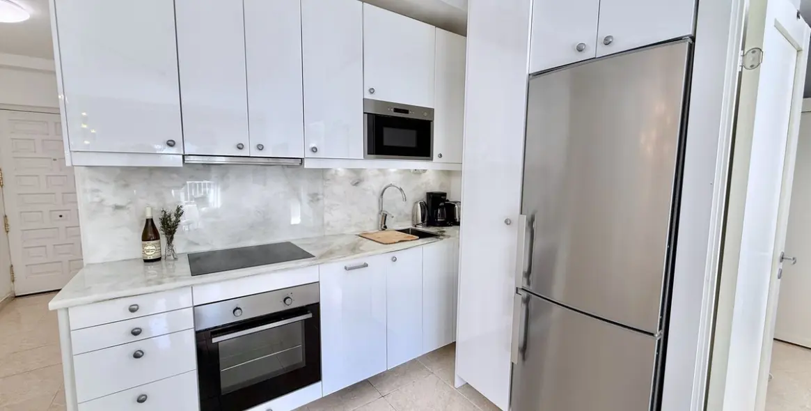 Venta de apartamento en planta media en Marbella 9