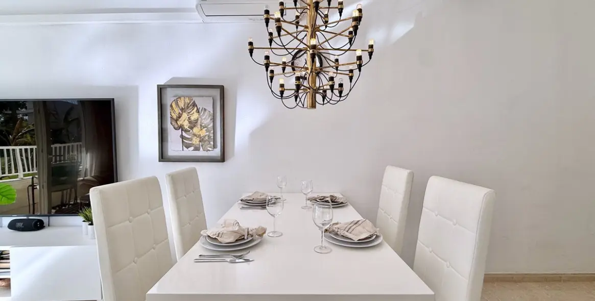 Venta de apartamento en planta media en Marbella 11