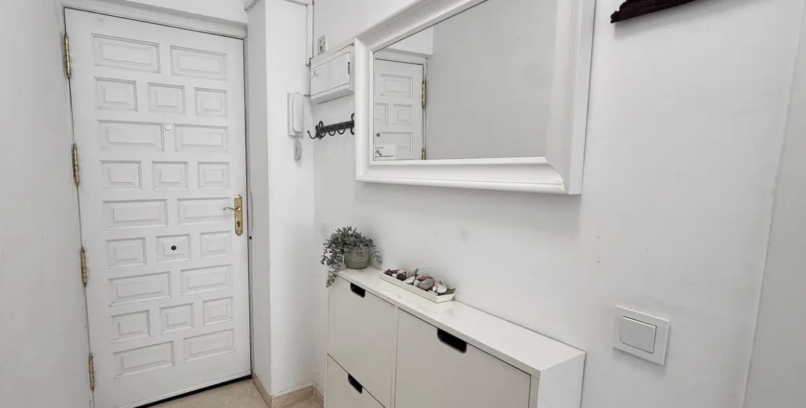 Venta de apartamento en planta media en Marbella 16