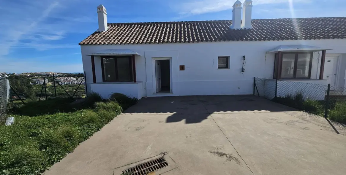 Продажа таунхауса в Doña Julia 5