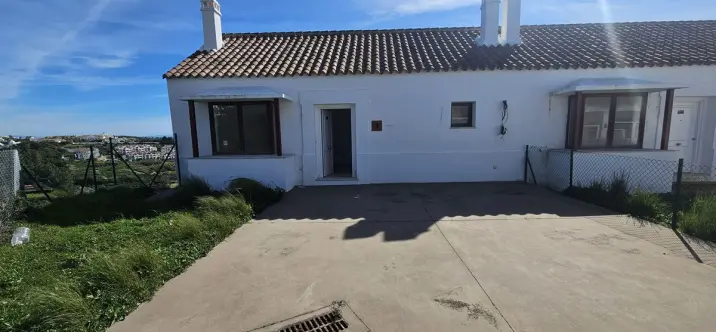 Sale of townhouse in Doña Julia 4