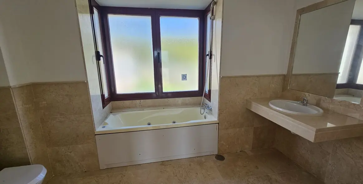 Продажа таунхауса в Doña Julia 12