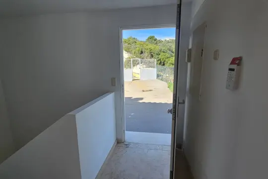 Image 6 thumb