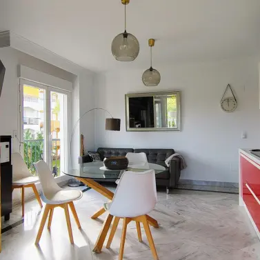 Sale of middle floor apartment in Nueva Andalucía