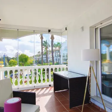 Sale of middle floor apartment in Nueva Andalucía