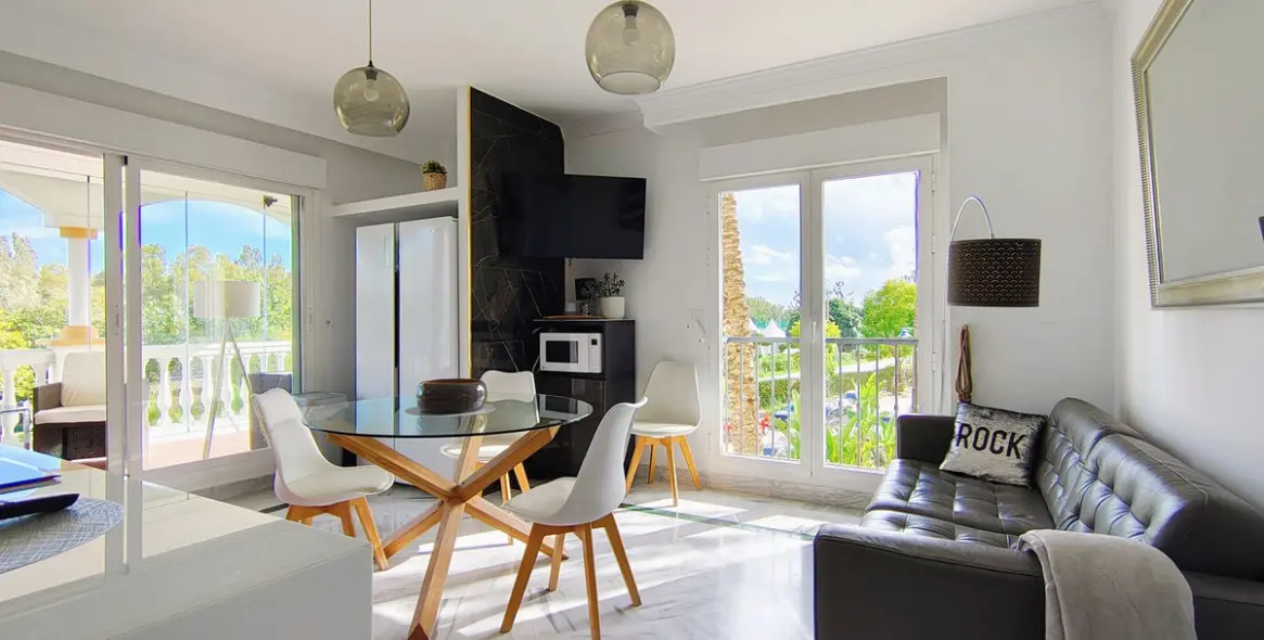 Sale of middle floor apartment in Nueva Andalucía 11