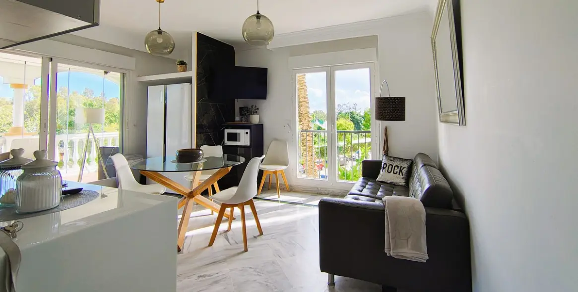 Sale of middle floor apartment in Nueva Andalucía 12