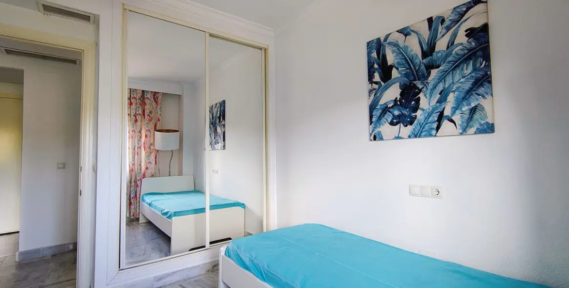 Sale of middle floor apartment in Nueva Andalucía 18