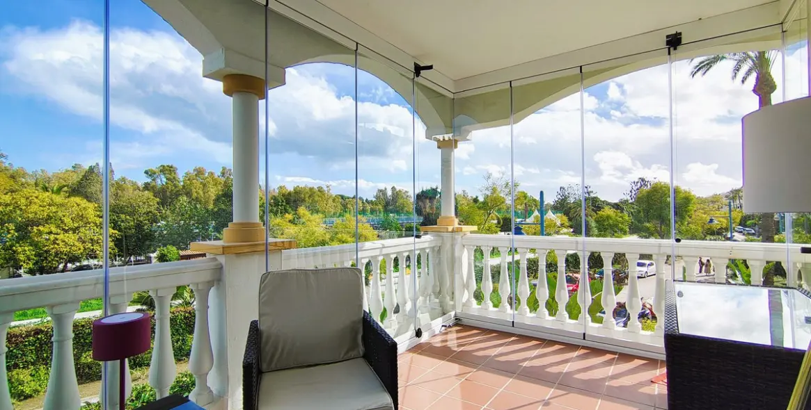 Venta de apartamento en planta media en Nueva Andalucía 5