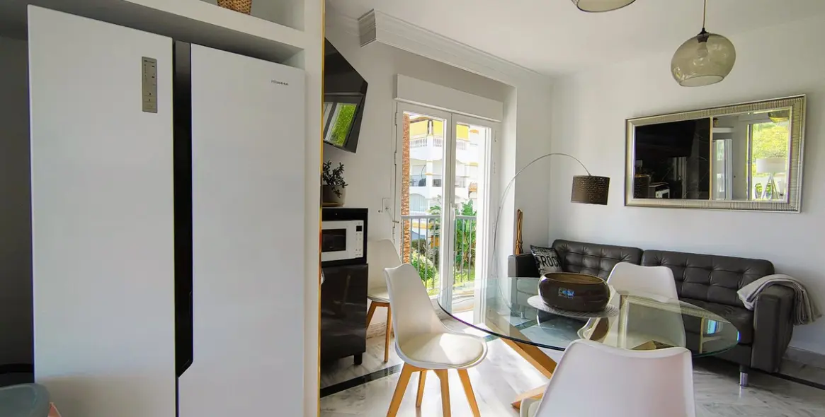 Venta de apartamento en planta media en Nueva Andalucía 9