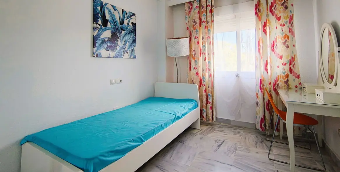 Venta de apartamento en planta media en Nueva Andalucía 17