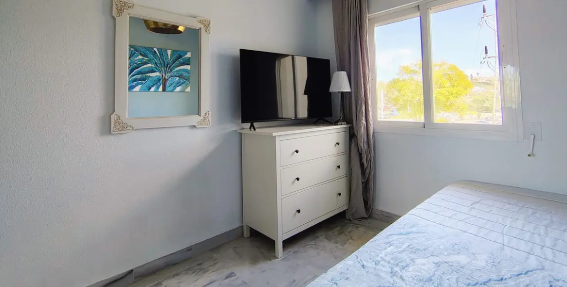 Venta de apartamento en planta media en Nueva Andalucía 20
