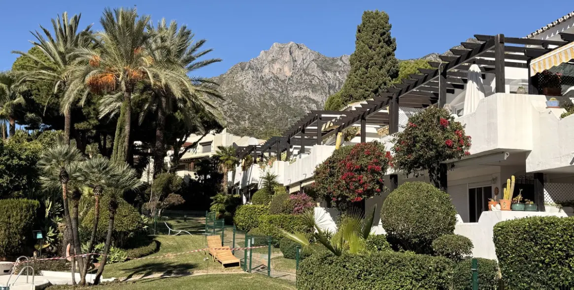 Sale of ground floor apartment in The Golden Mile 1