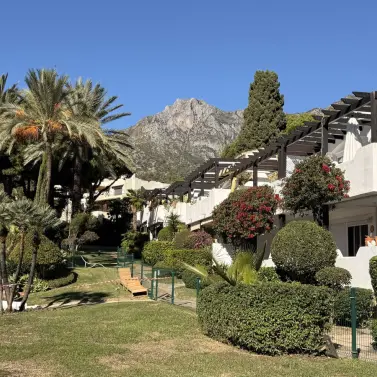 Продажа апартаментов на первом этаже в The Golden Mile