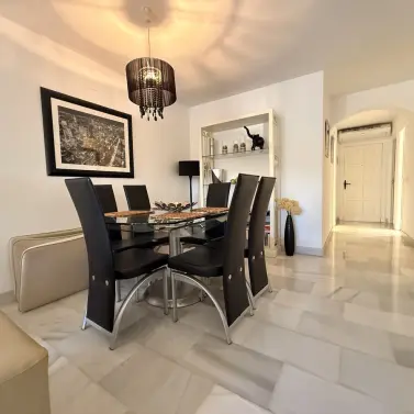 Продажа апартаментов на первом этаже в The Golden Mile