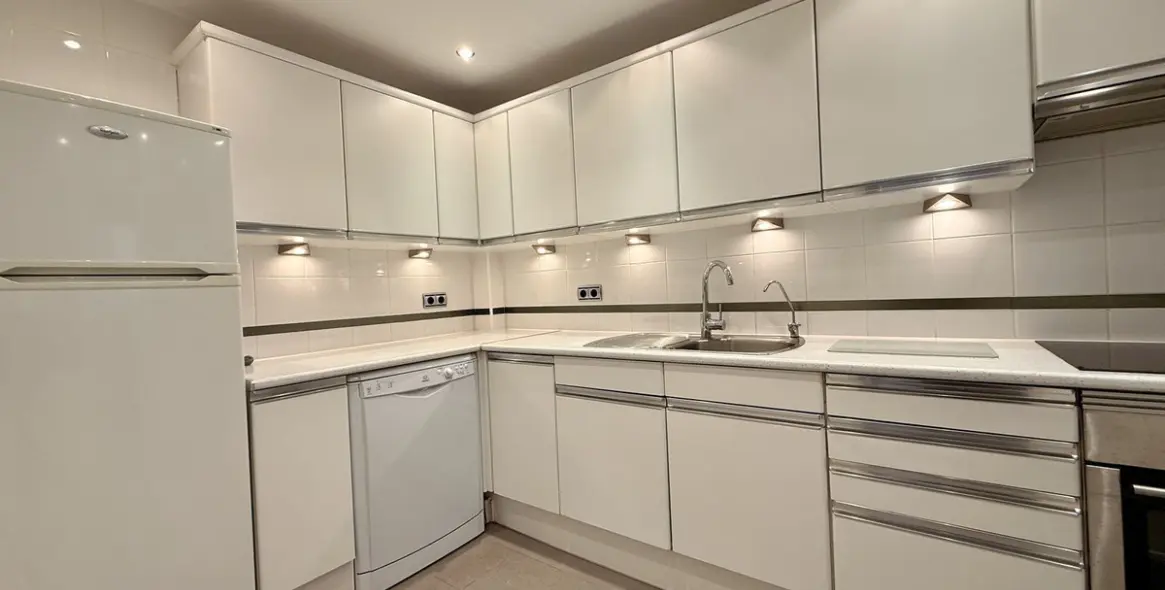 Sale of ground floor apartment in The Golden Mile 7