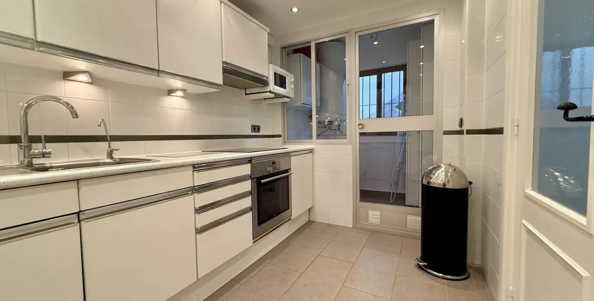 Sale of ground floor apartment in The Golden Mile 9