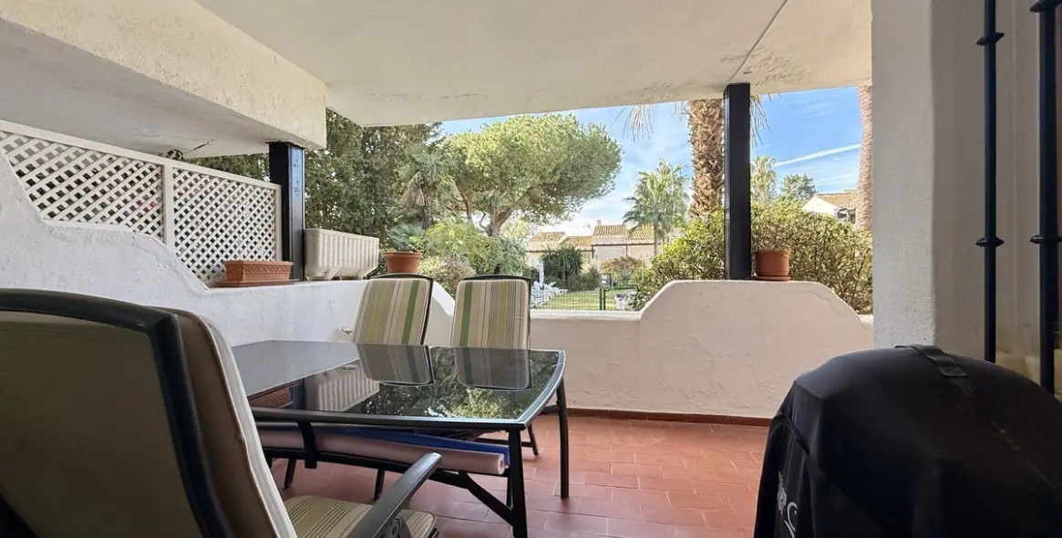 Sale of ground floor apartment in The Golden Mile 11