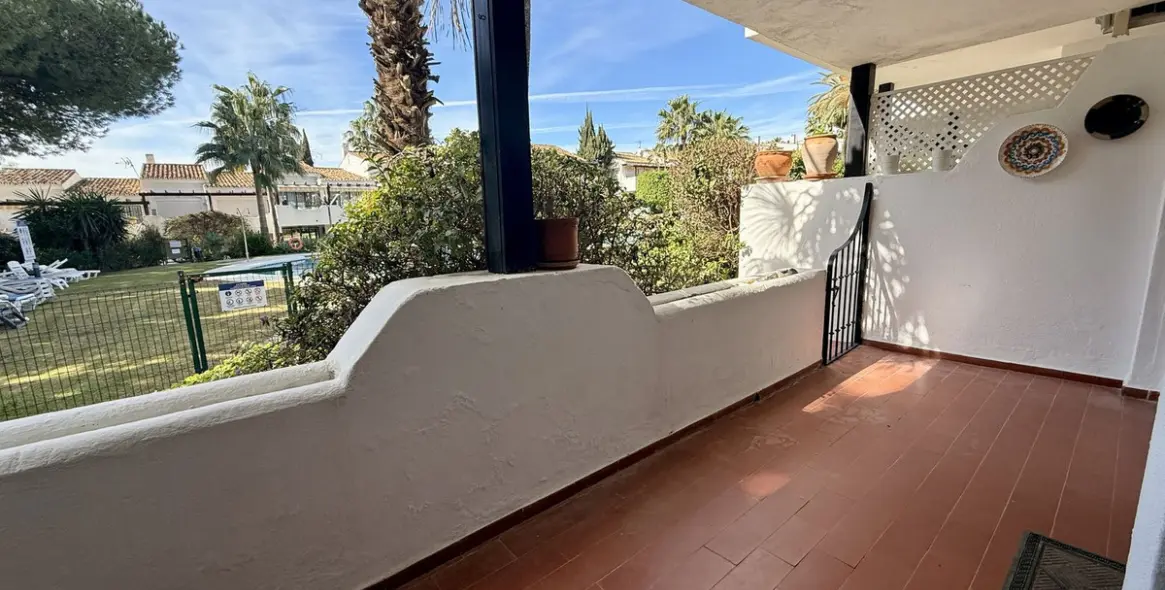 Sale of ground floor apartment in The Golden Mile 12