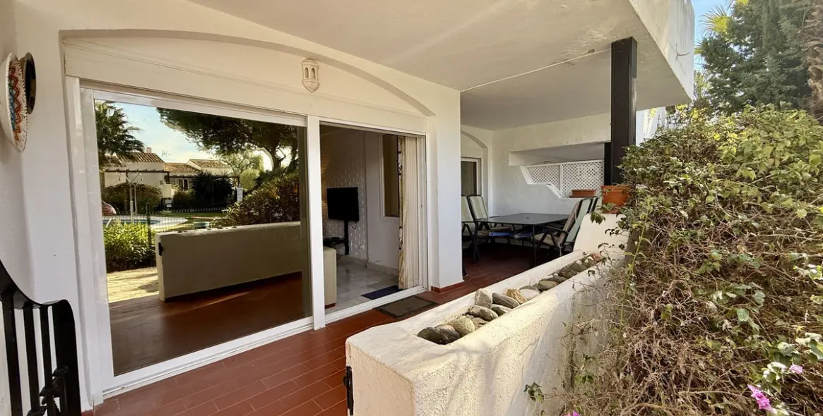 Sale of ground floor apartment in The Golden Mile 14