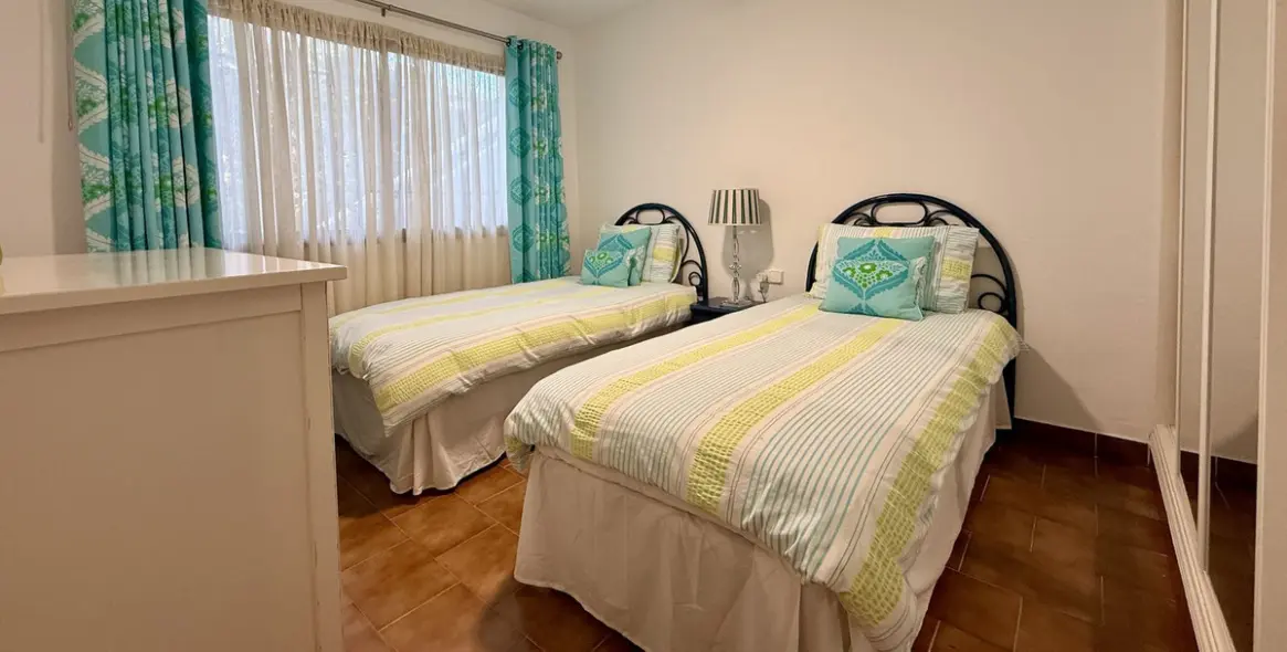 Sale of ground floor apartment in The Golden Mile 15