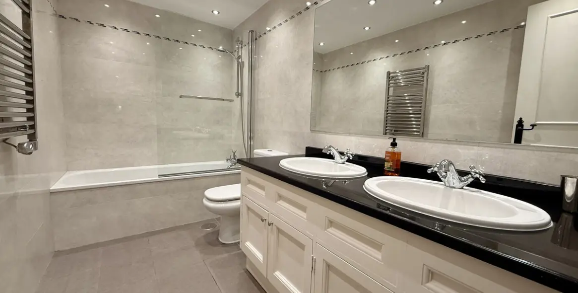 Sale of ground floor apartment in The Golden Mile 17