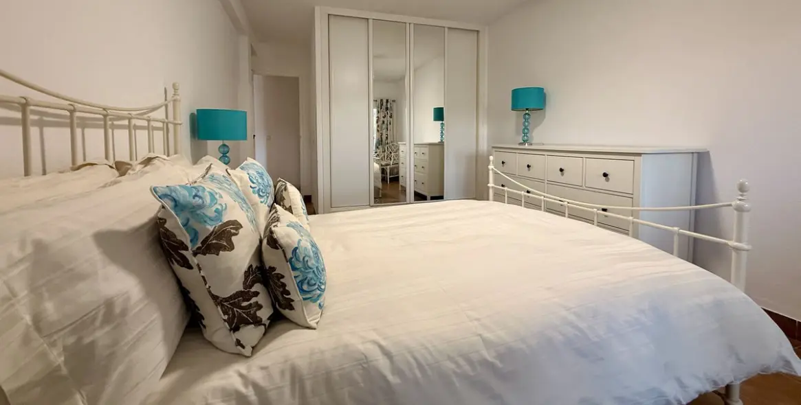 Sale of ground floor apartment in The Golden Mile 20