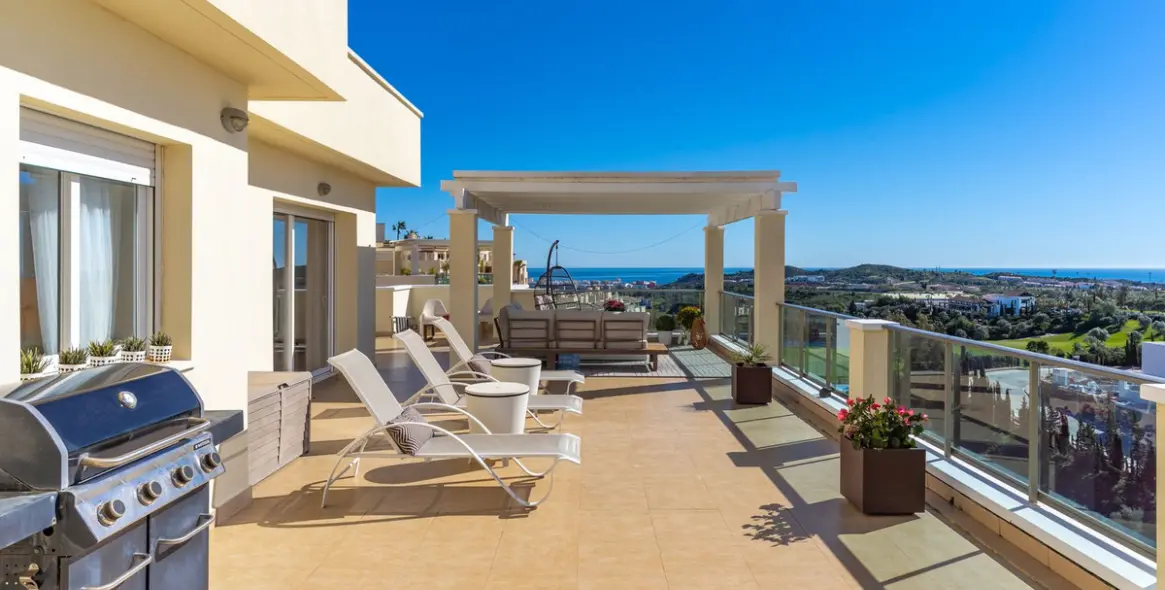 Sale of penthouse in Mijas Costa 11