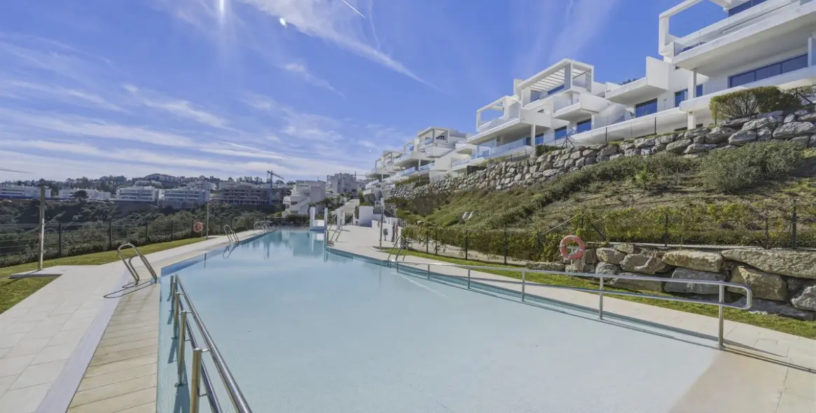 Продажа апартаментов на среднем этаже в La Cala Golf 1